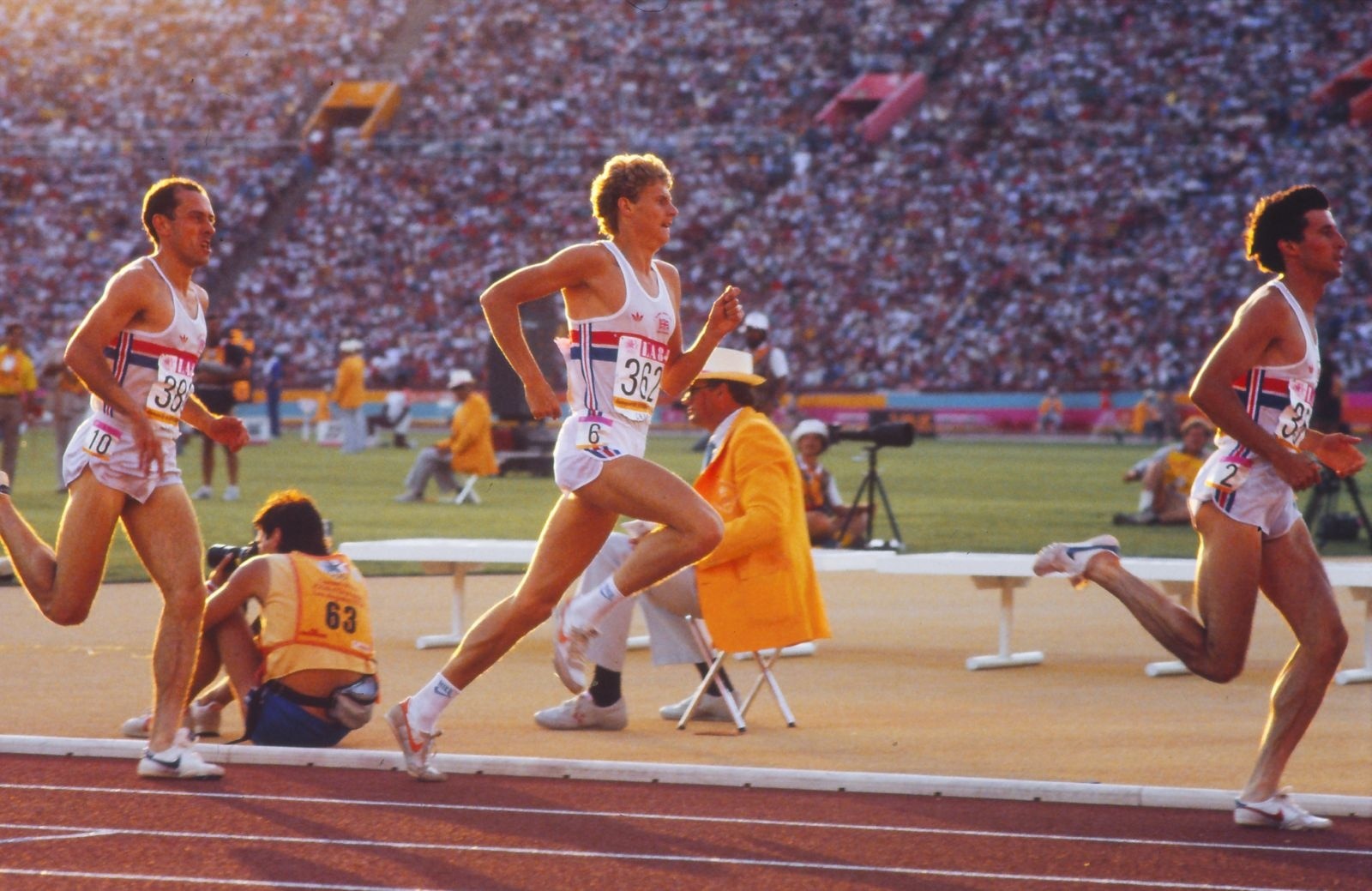 Бег на длинные дистанции. Sebastian Coe 1984. Олимпиада 80 легкая атлетика. Бег на средние дистанции. Средние дистанции в легкой атлетике.