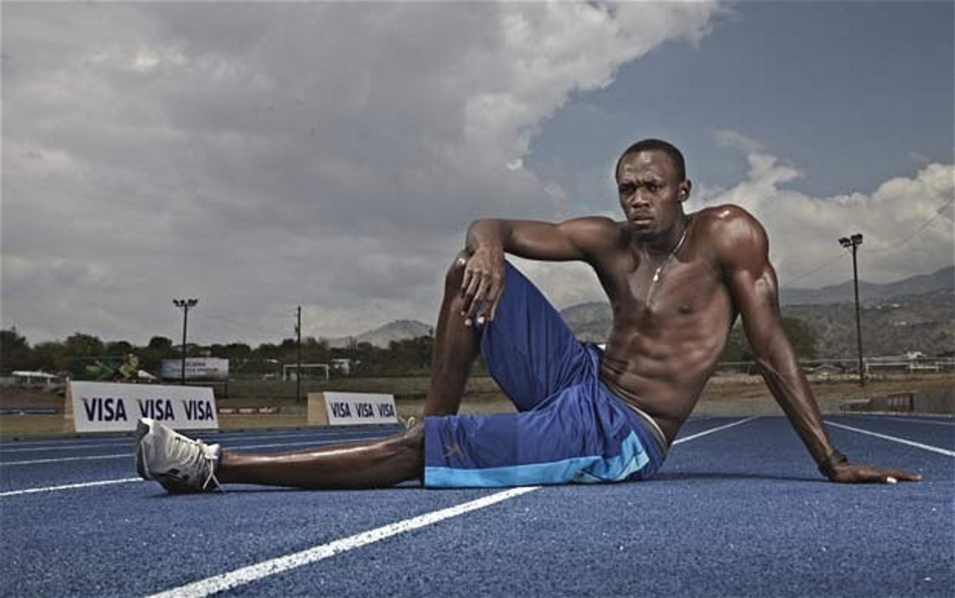 Ноги чернокожих. Усейн болт в жизни. Спортсмены африканцы. Высокие спортсмены.